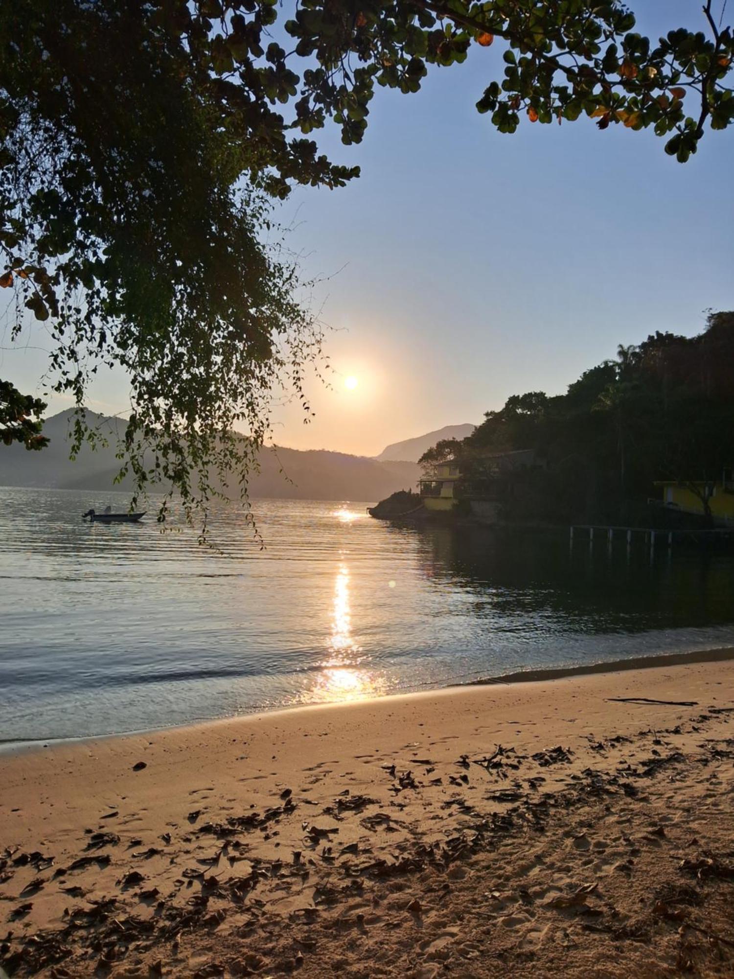 ホテル Quarto Ilha Do Martins Praia Do Sul Itaguaí エクステリア 写真