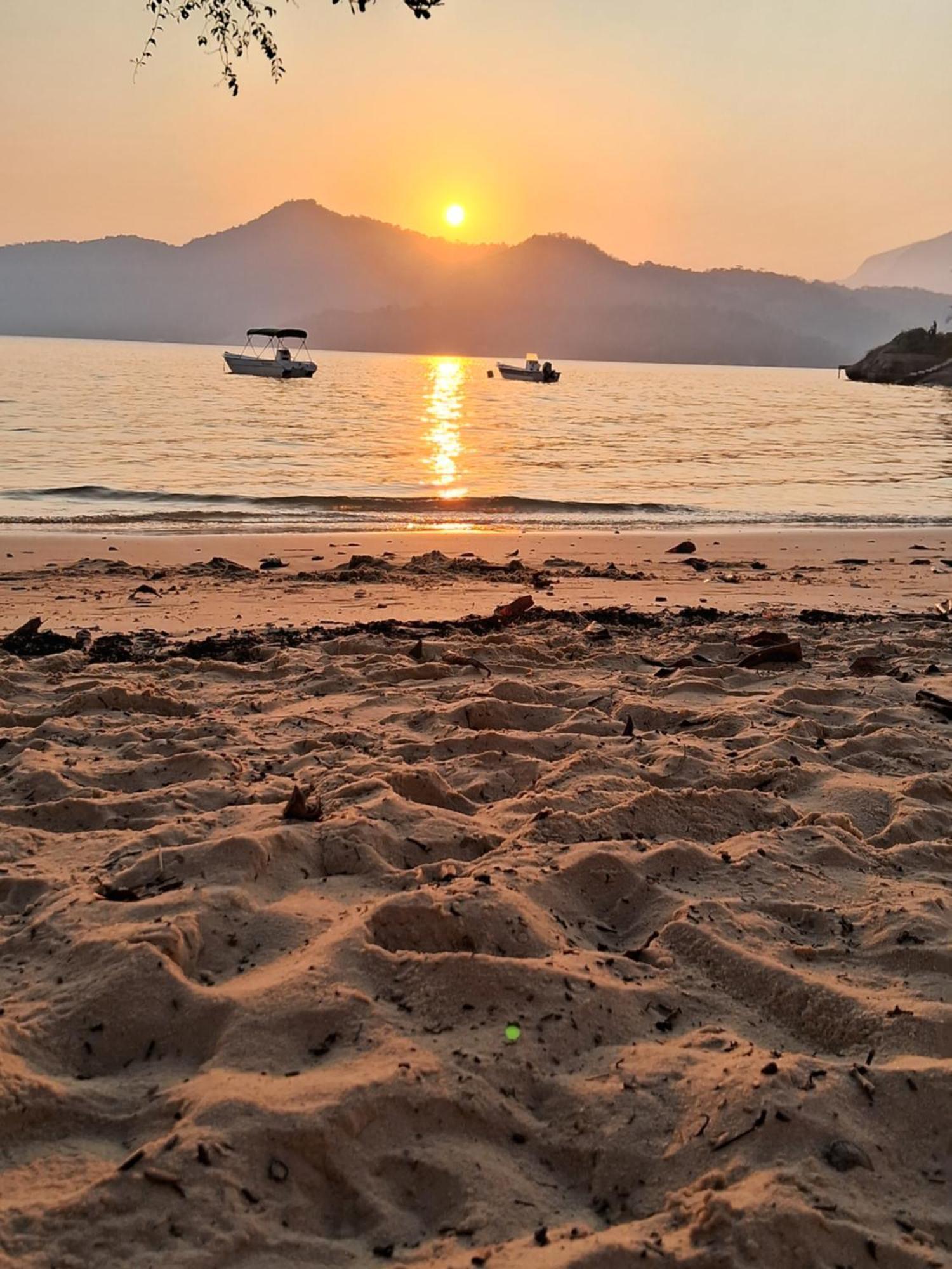ホテル Quarto Ilha Do Martins Praia Do Sul Itaguaí エクステリア 写真